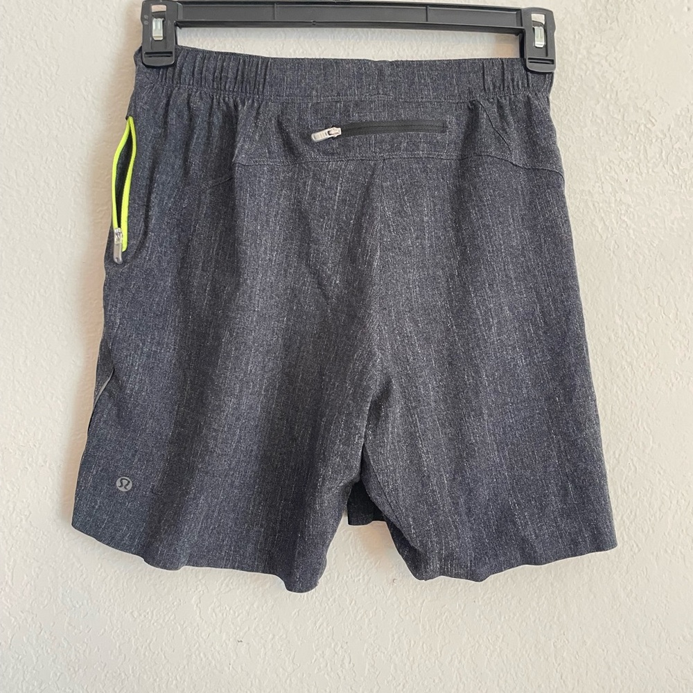 Lululemon Men's Gray Shorts size Medium - Picture 3 of 7